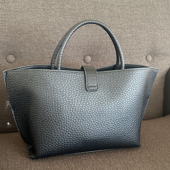 NWOT Elegant Black Textured Women's Handbag - Picture 2 of 6